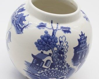 Ceramic vase cauldon