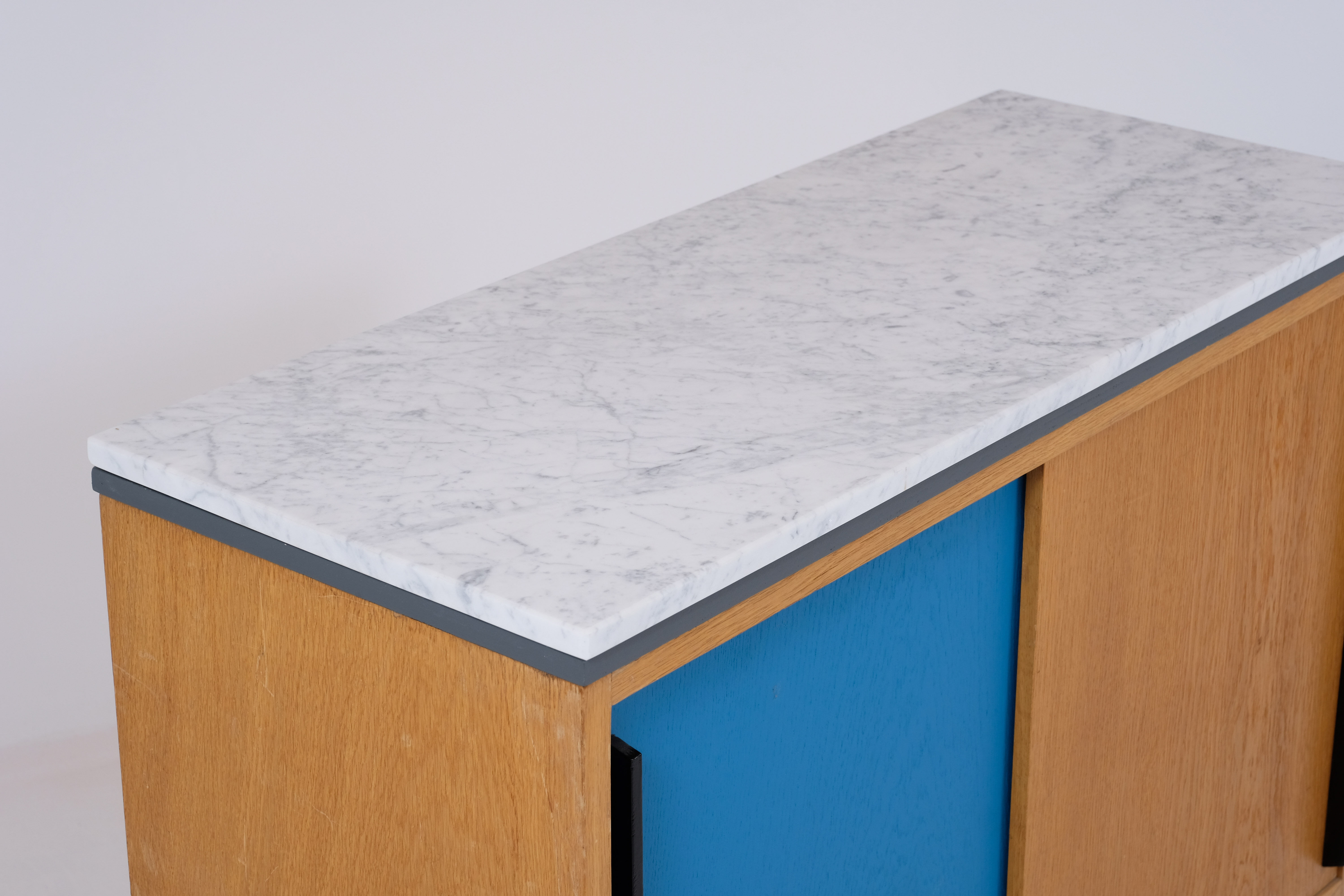 60s oak chest of drawers with marble tray