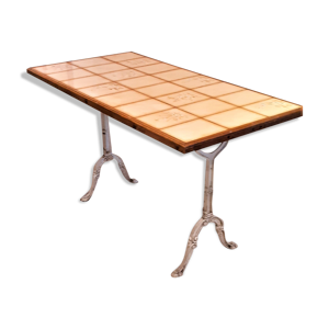 table de cuisine carrelée