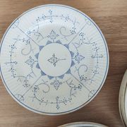 Ensemble de 14 assiettes Copenhague Boch frères Keramis