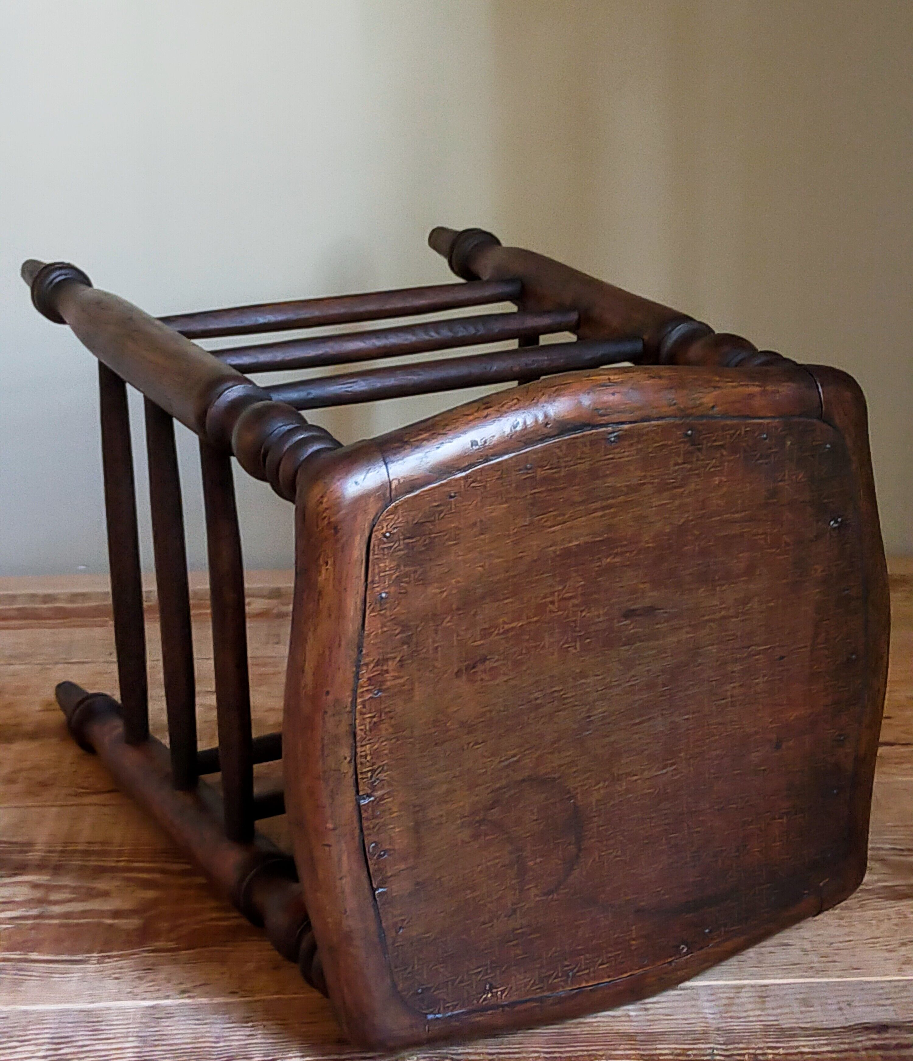 Stool in turned solid wood