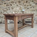 Farm table
