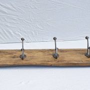 Teak coat rack with 8 double cast iron hooks