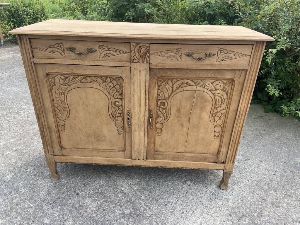 Parisian buffet in raw wood