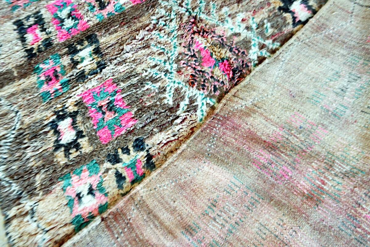 Vintage Boujaad rug 340 x 165 cm