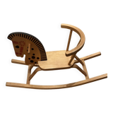 Cheval à bascule en bois