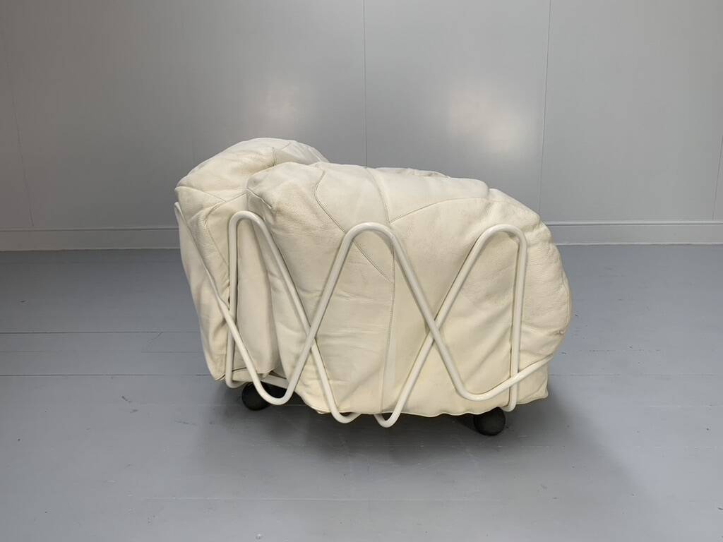 Edra Corbeille Armchair – In ivory white leather