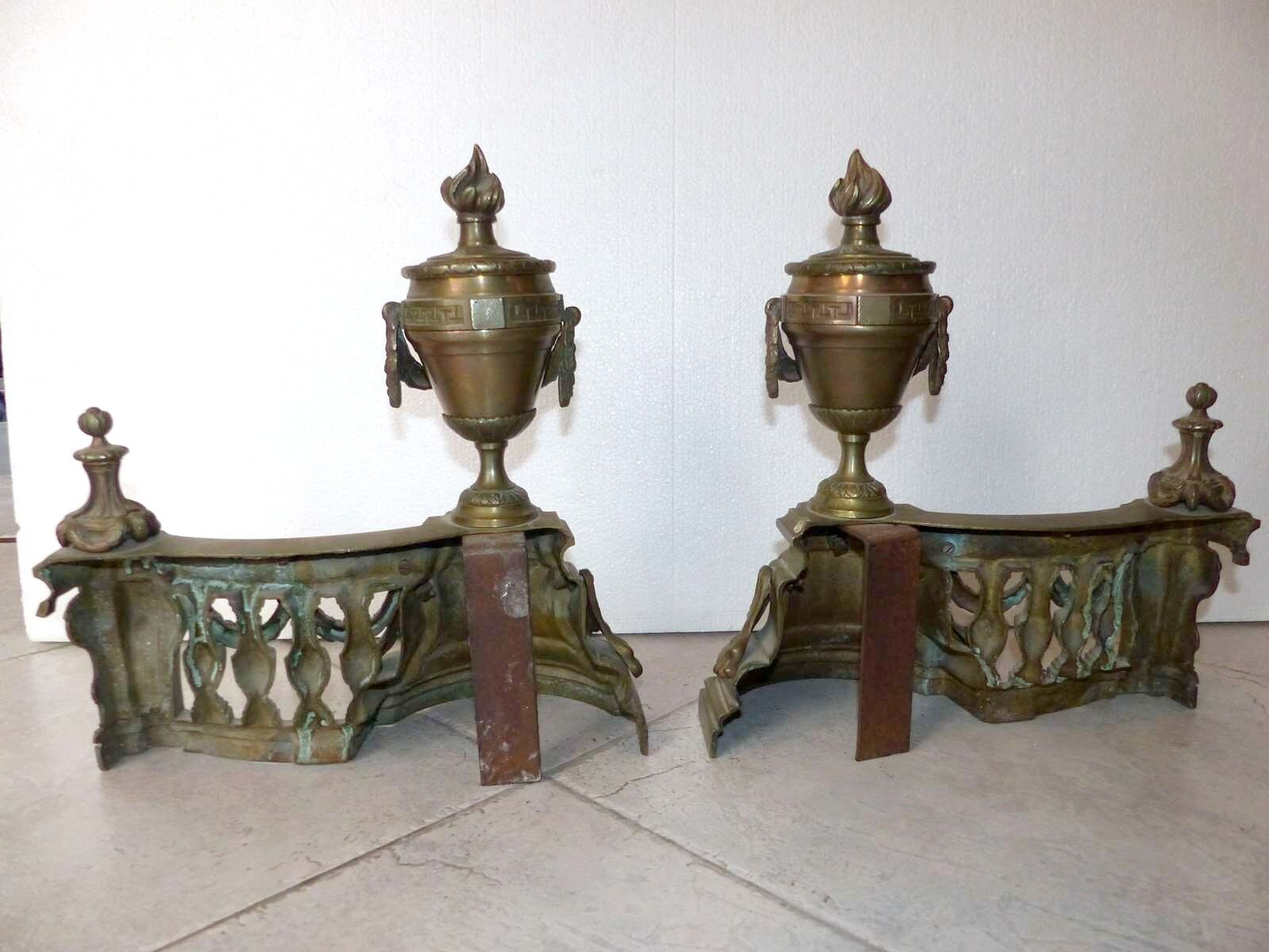 Pair of bronze channels in Louis XVI style - Napoleon III era - 19th century