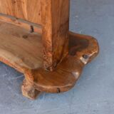 Bar brutalist free form in olive tree