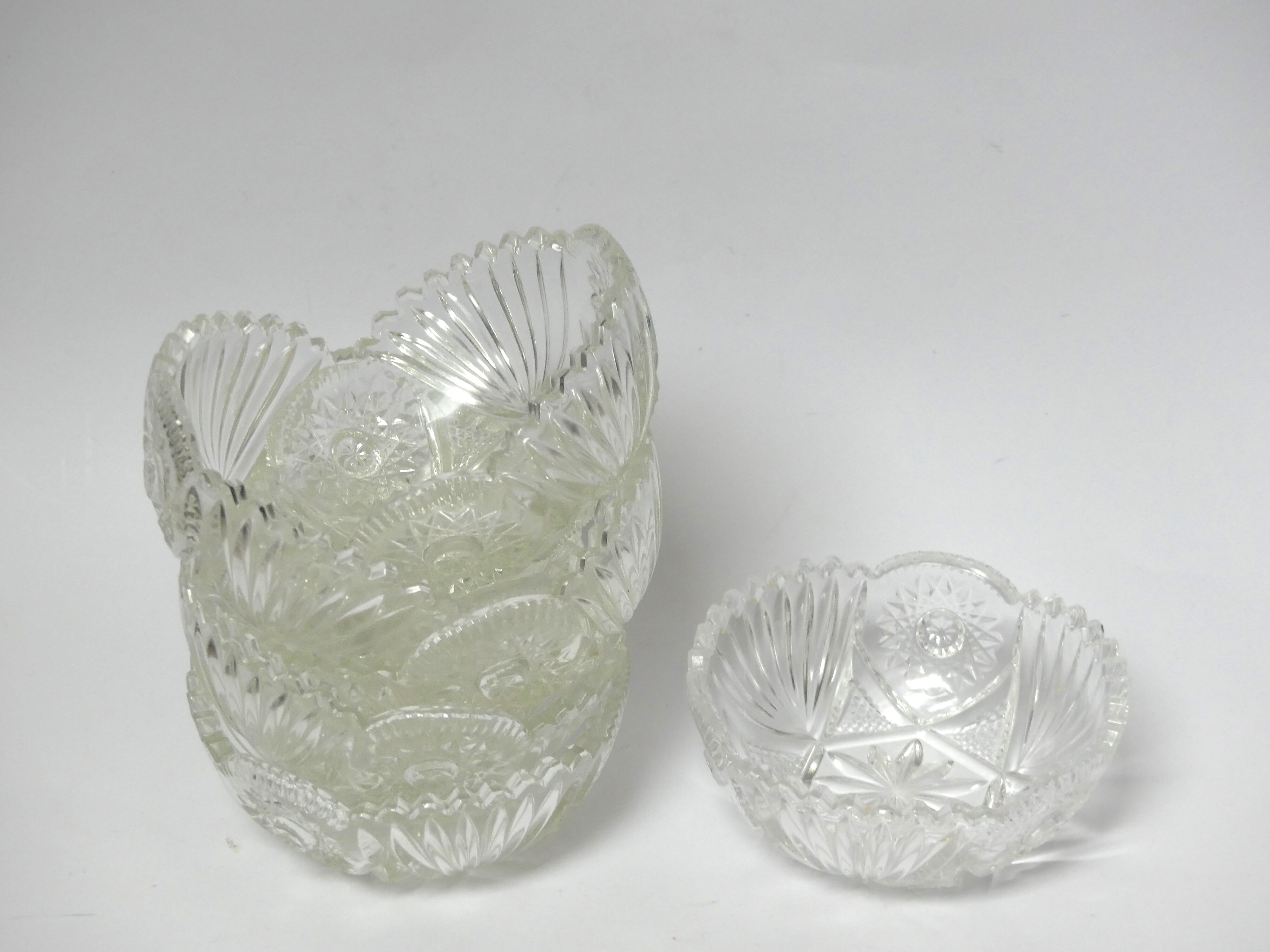 6 cups in chiseled glass