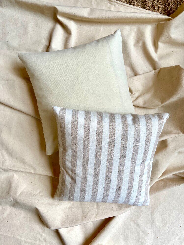 Beige wool cushion - 40 cm