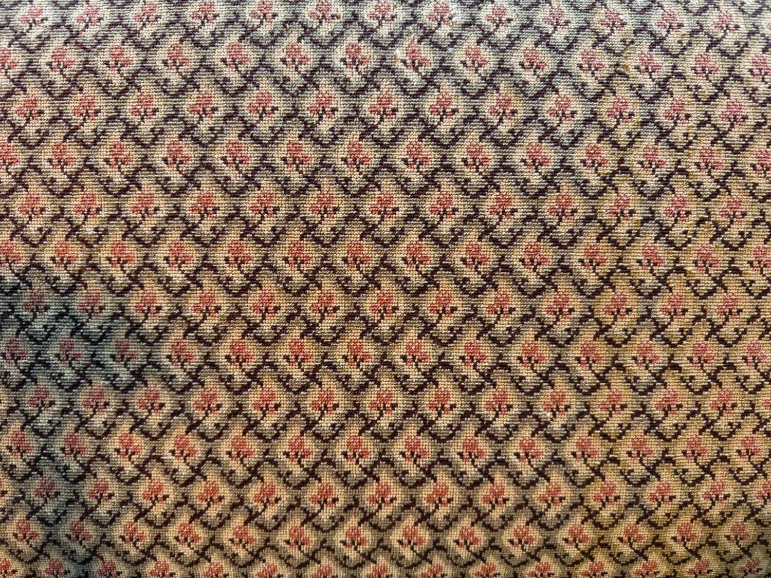 Small office bench in mahogany in the Louis XIII style.