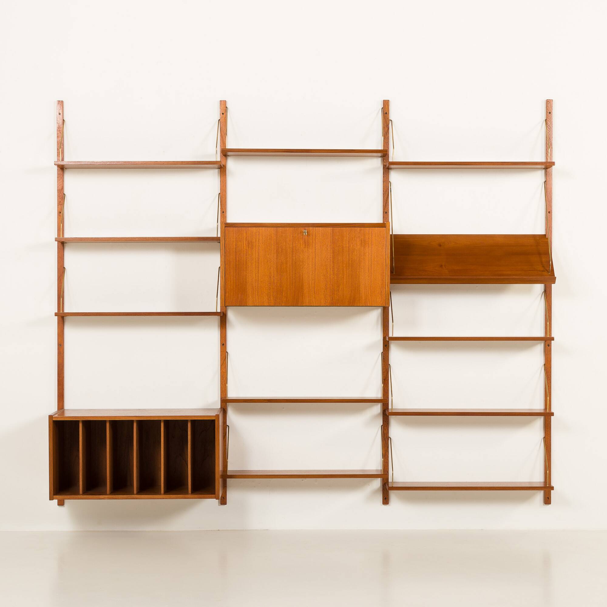 PS System wall unit with vinyl records cabinet and expository shelf, Rander