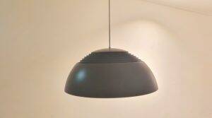 Suspension AJ Royal 500 en brun-gris, A. Jacobsen L. Poulsen