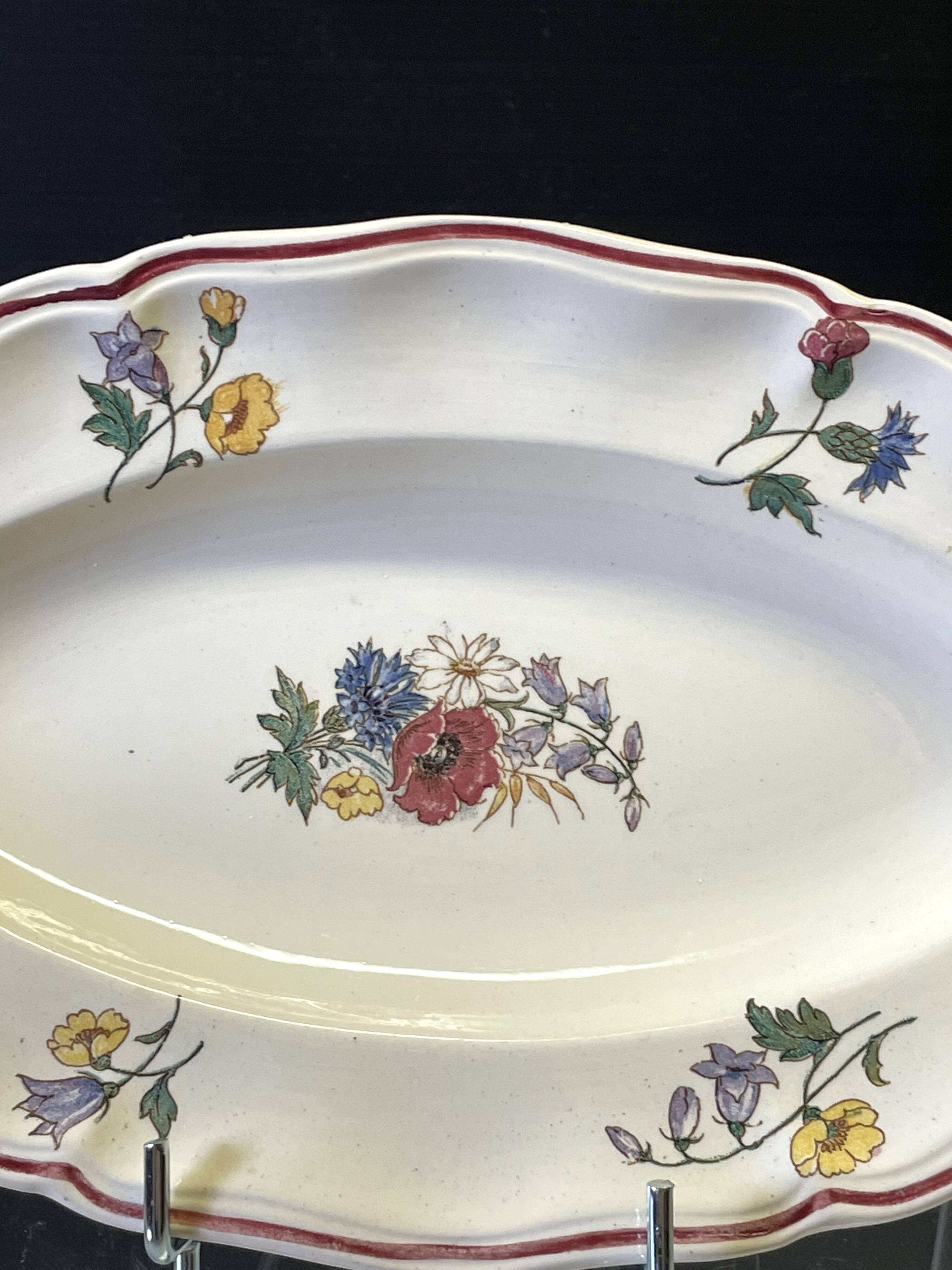 Very nice dish/ramekin from Sarreguemines model "Agreste" in good condition.