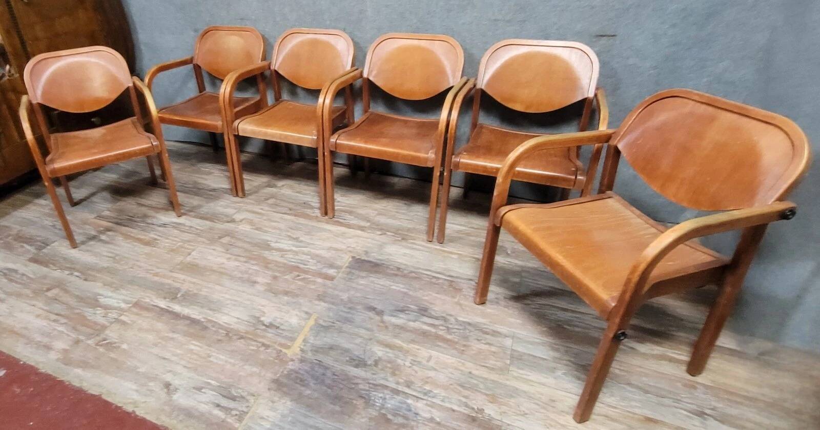 According to Tatra Pravenec: Set of 6 modular armchairs, 20th century