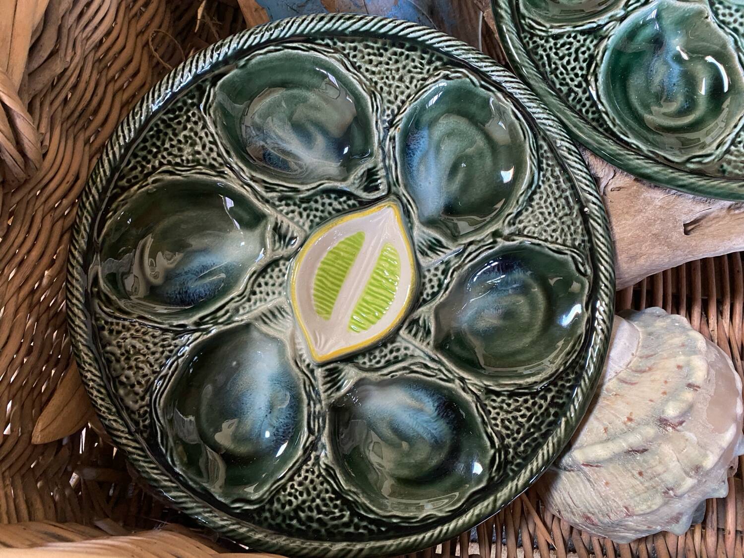 Set of 2 Saint Clément oyster plates in slip