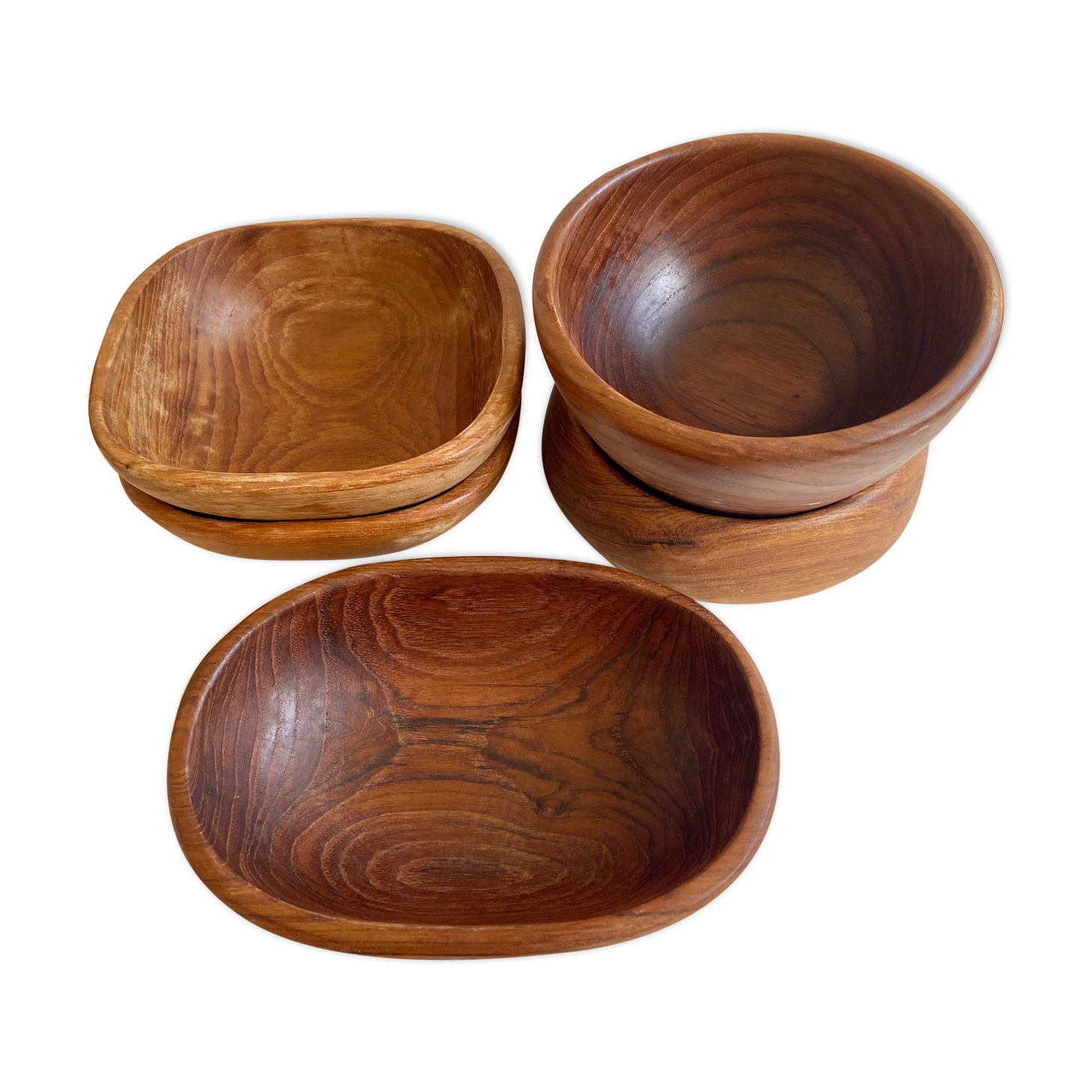 Set of 5 wooden ramekins