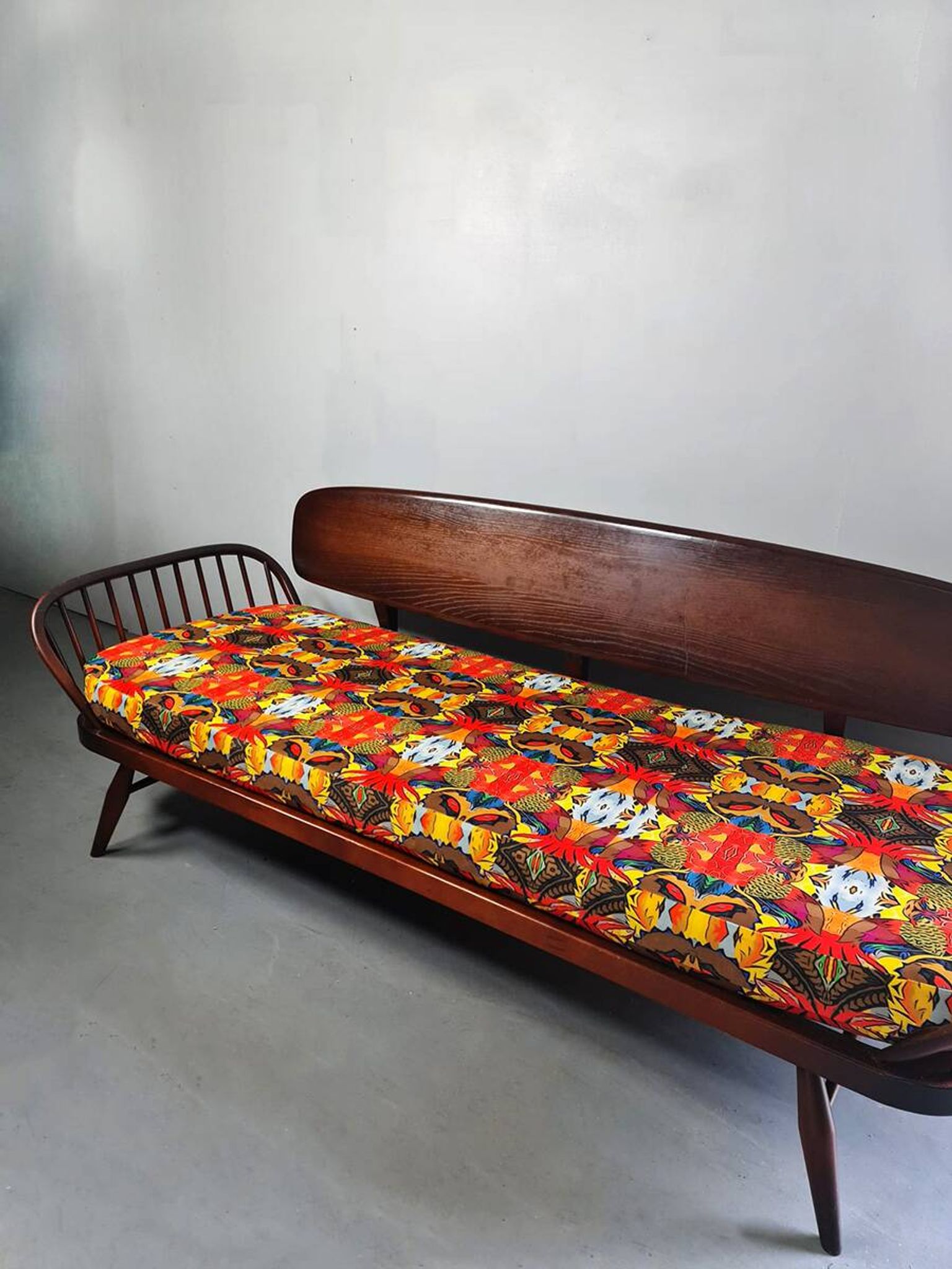 Vintage designer sofa bed Ercol model 355 Lucian Randolph Ercolani