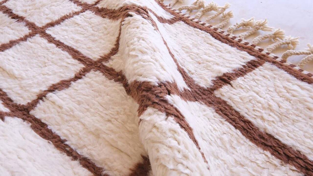 Tapis beni ouarin fait main traditionnelle taille 150 x 250 cm