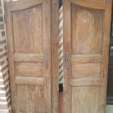 Ancienne paire de portes d'armoire forme arrondie