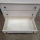 Commode des années 60, 3 tiroirs, peinte en blanc