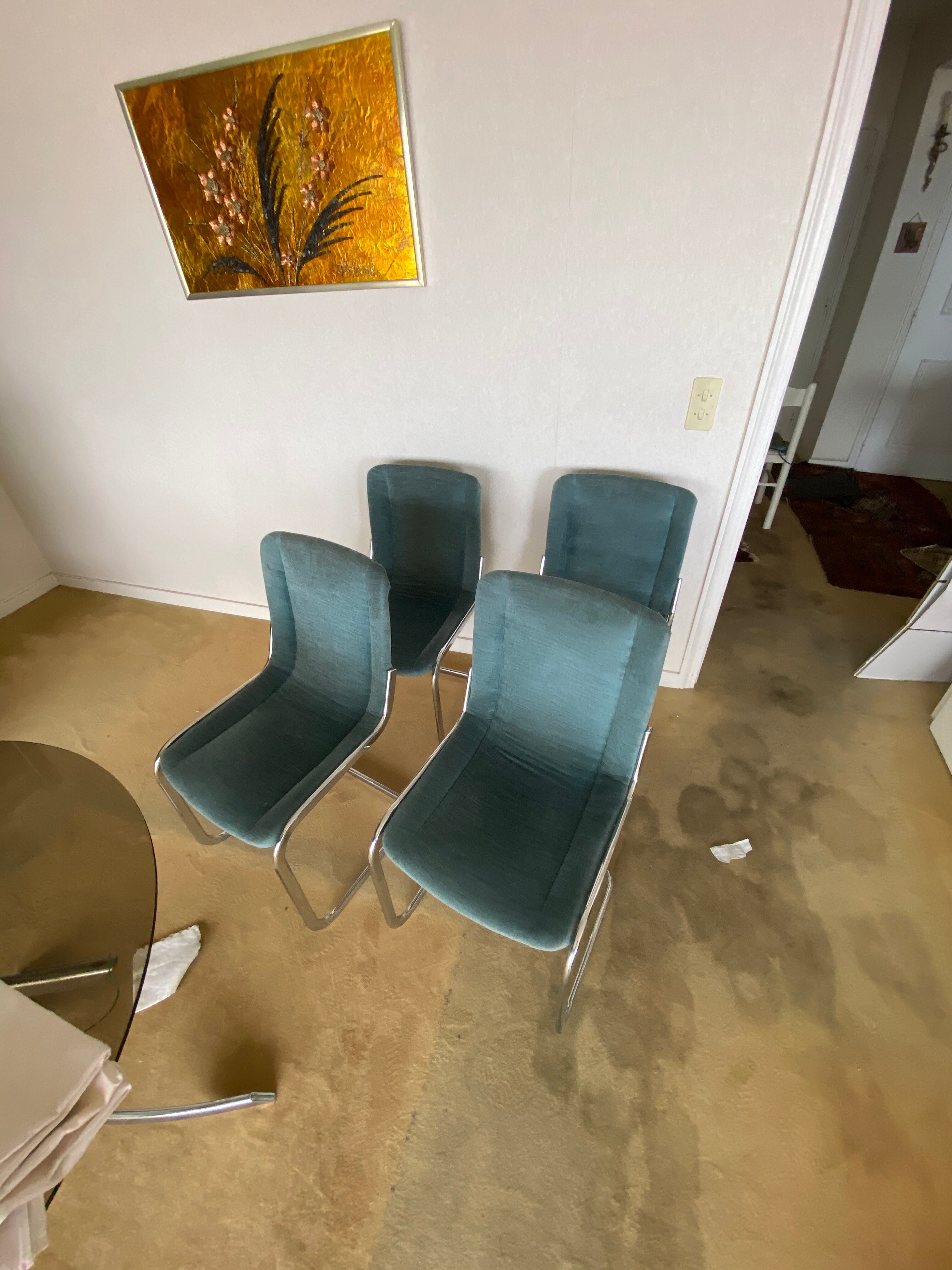 Set 4 steel design chairs and fabrics