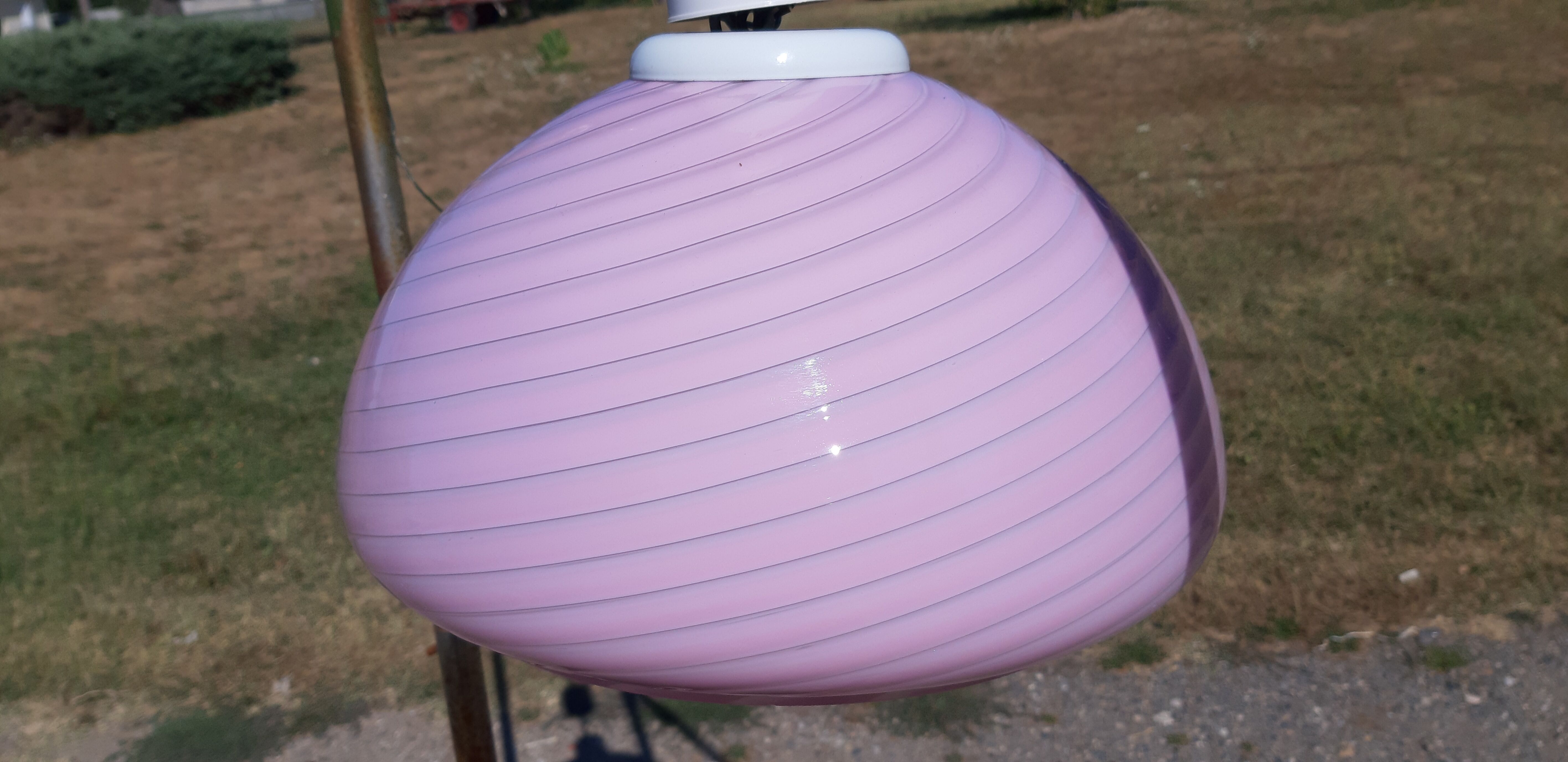 suspension of the 70s Opaline Rose