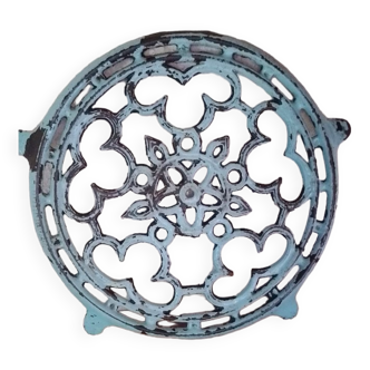 Vintage cast iron triflies