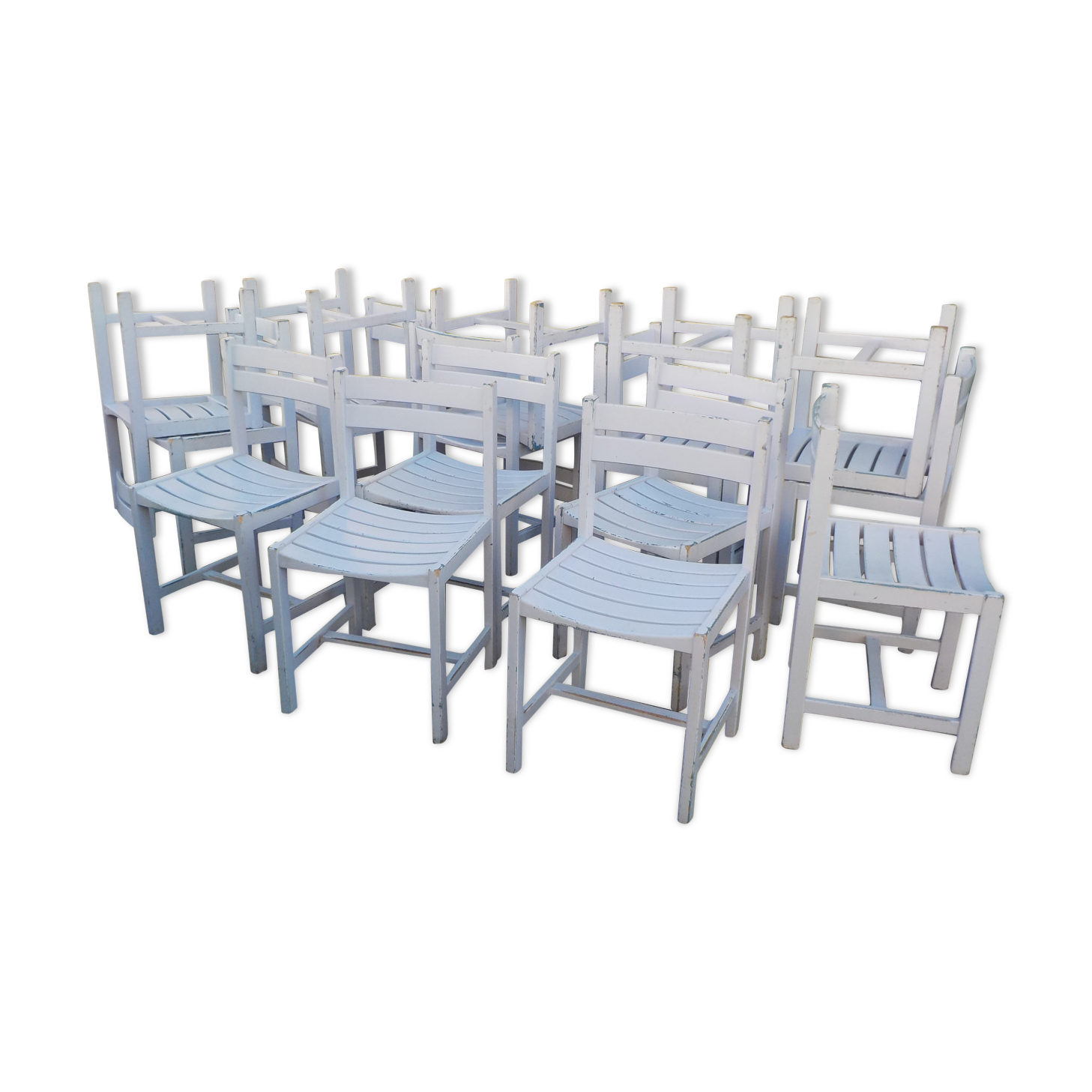 16 chaises en bois peinte lamelles jardin