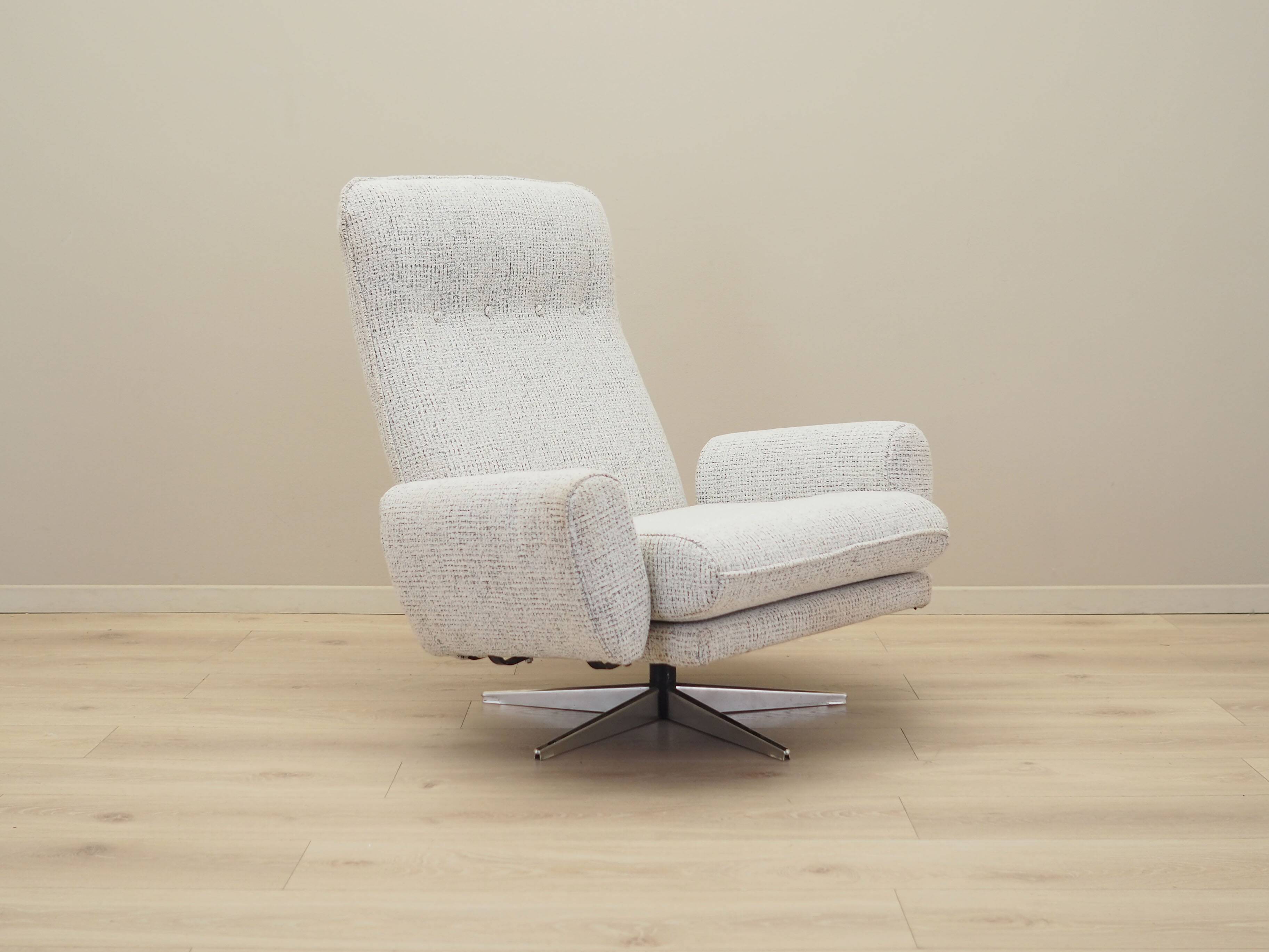 Chaise pivotante, design italien, années 1970, production : Italie
