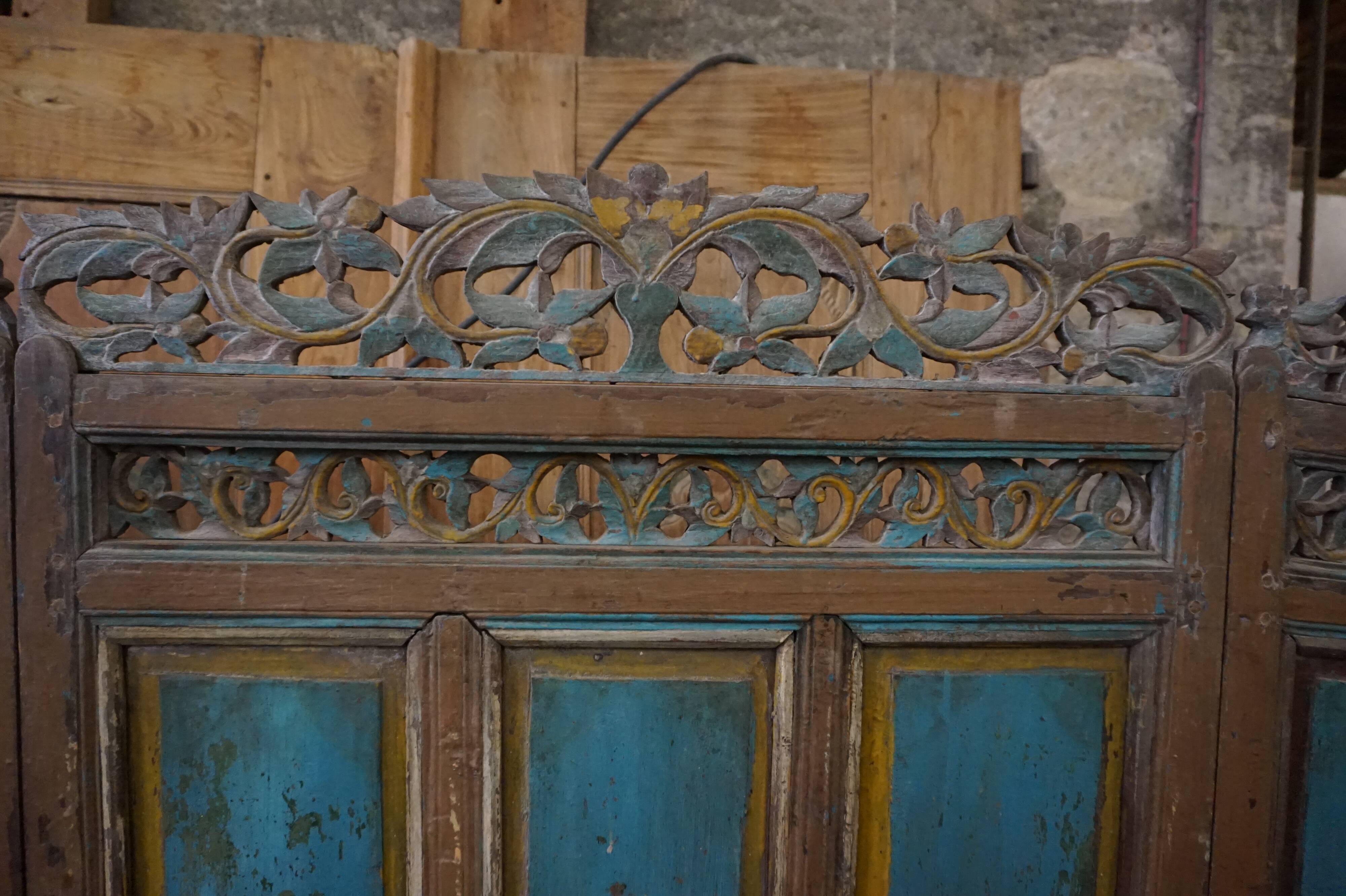 Screen 3 leaves on feet