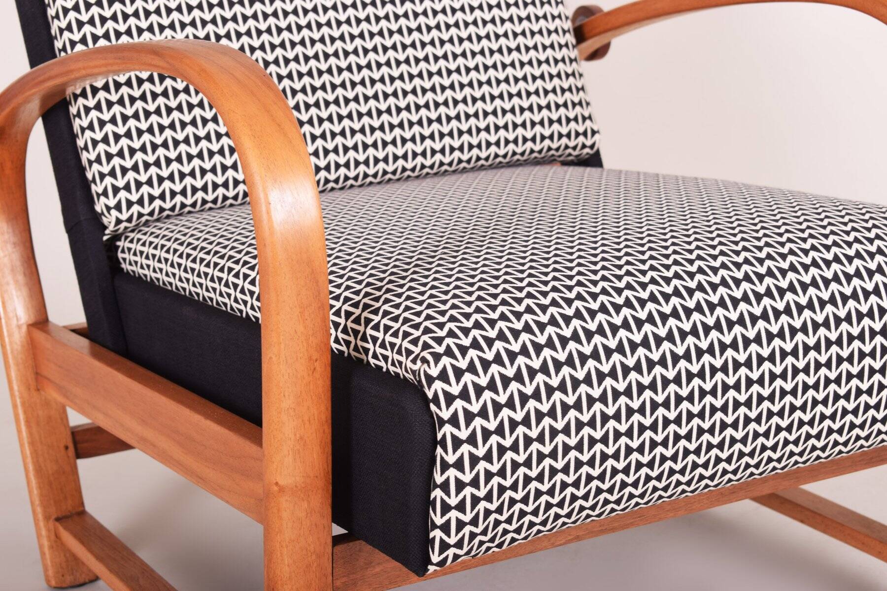 Art Deco Armchairs in Walnut attributed to Thonet, Germany, 1930s, Set of 2