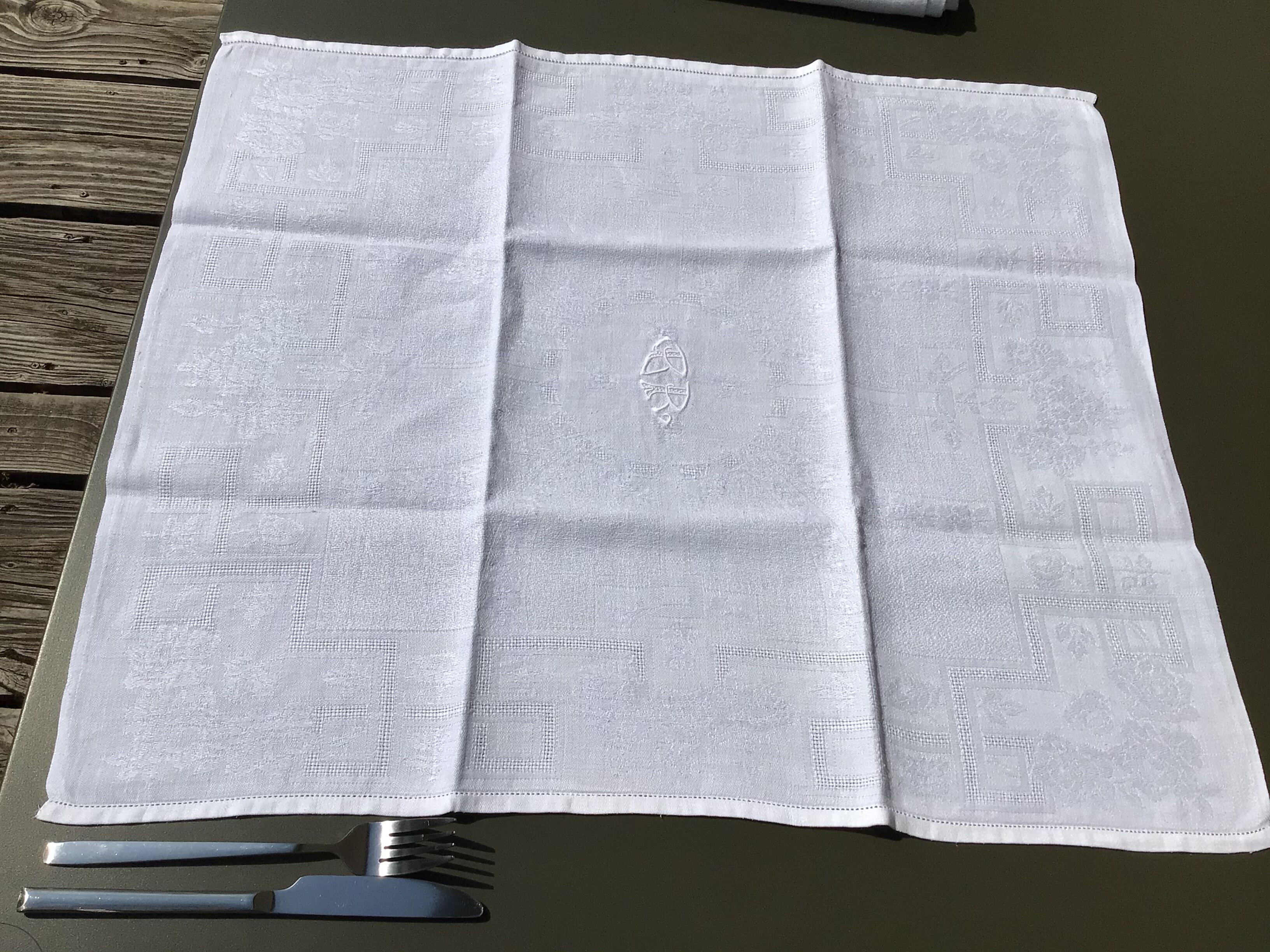 BR embroidered rectangle tablecloth with 12 matching towels.