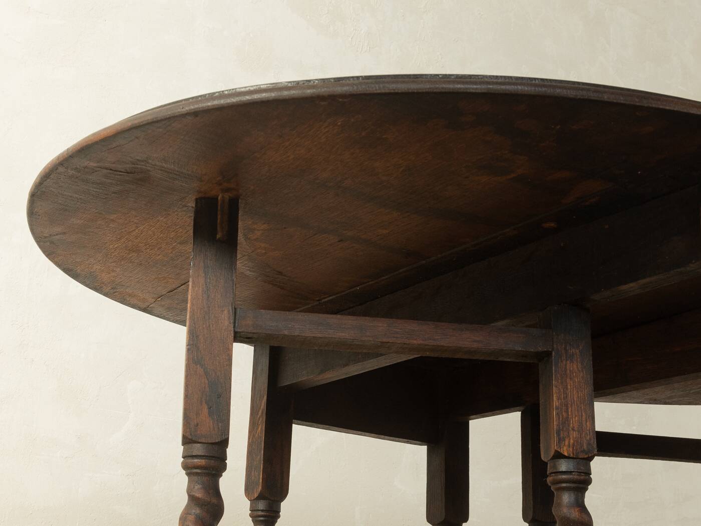 Table à rabats des années 1920