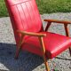 Fauteuil vintage des années 50 pieds compas moleskine rouge