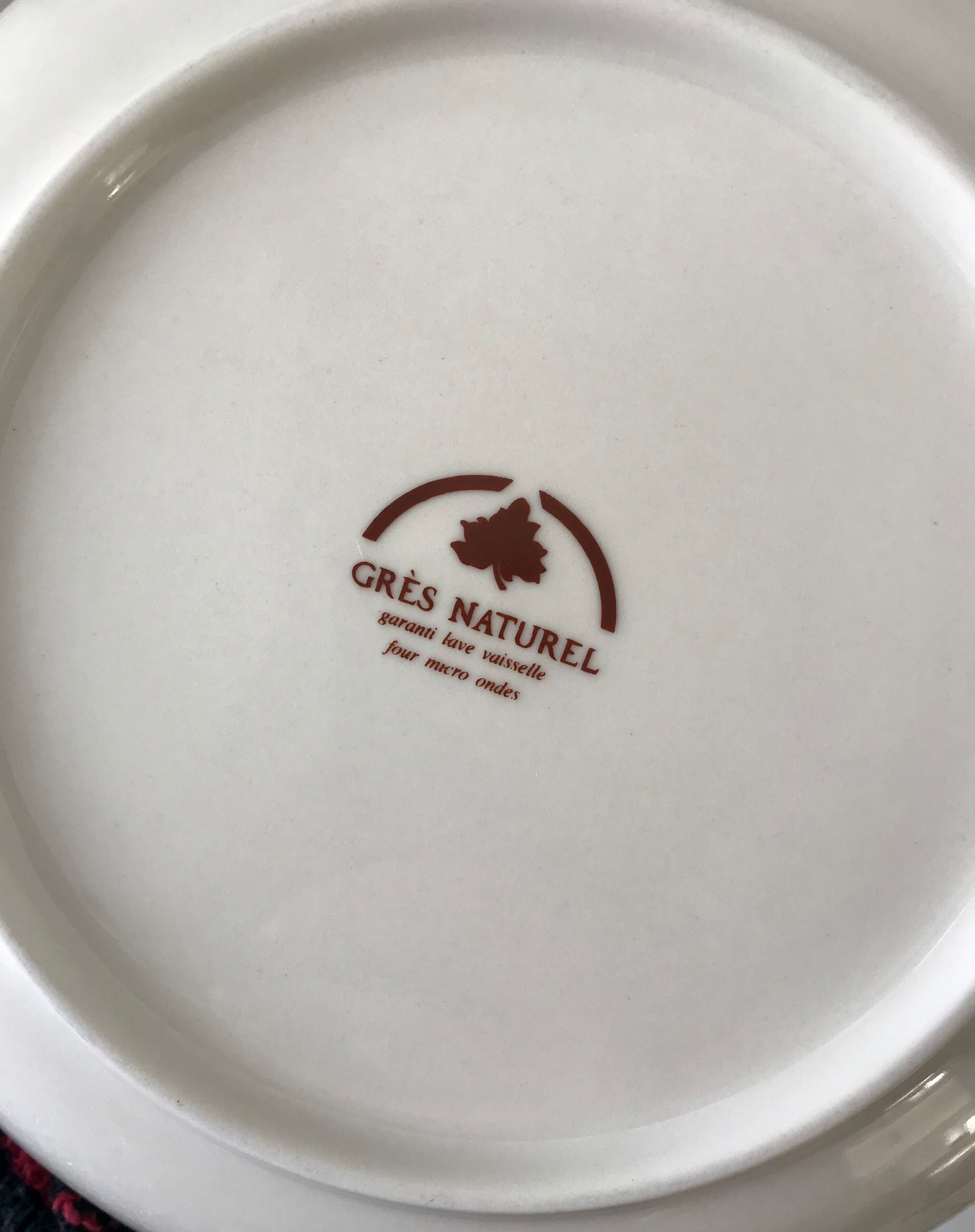 Vintage speckled sandstone plate duos