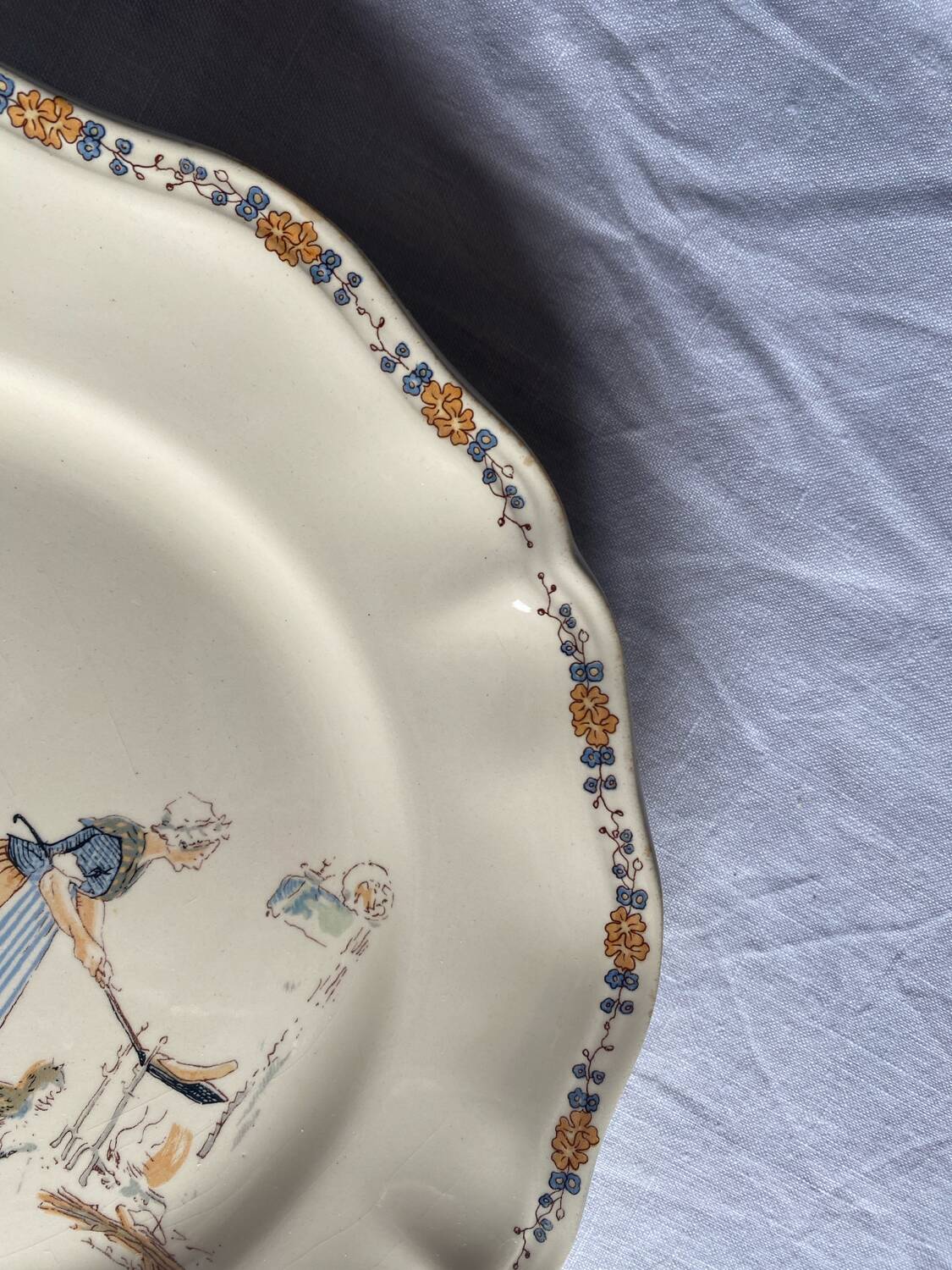 Earthenware plate “Enfants Richard” Sarreguemines