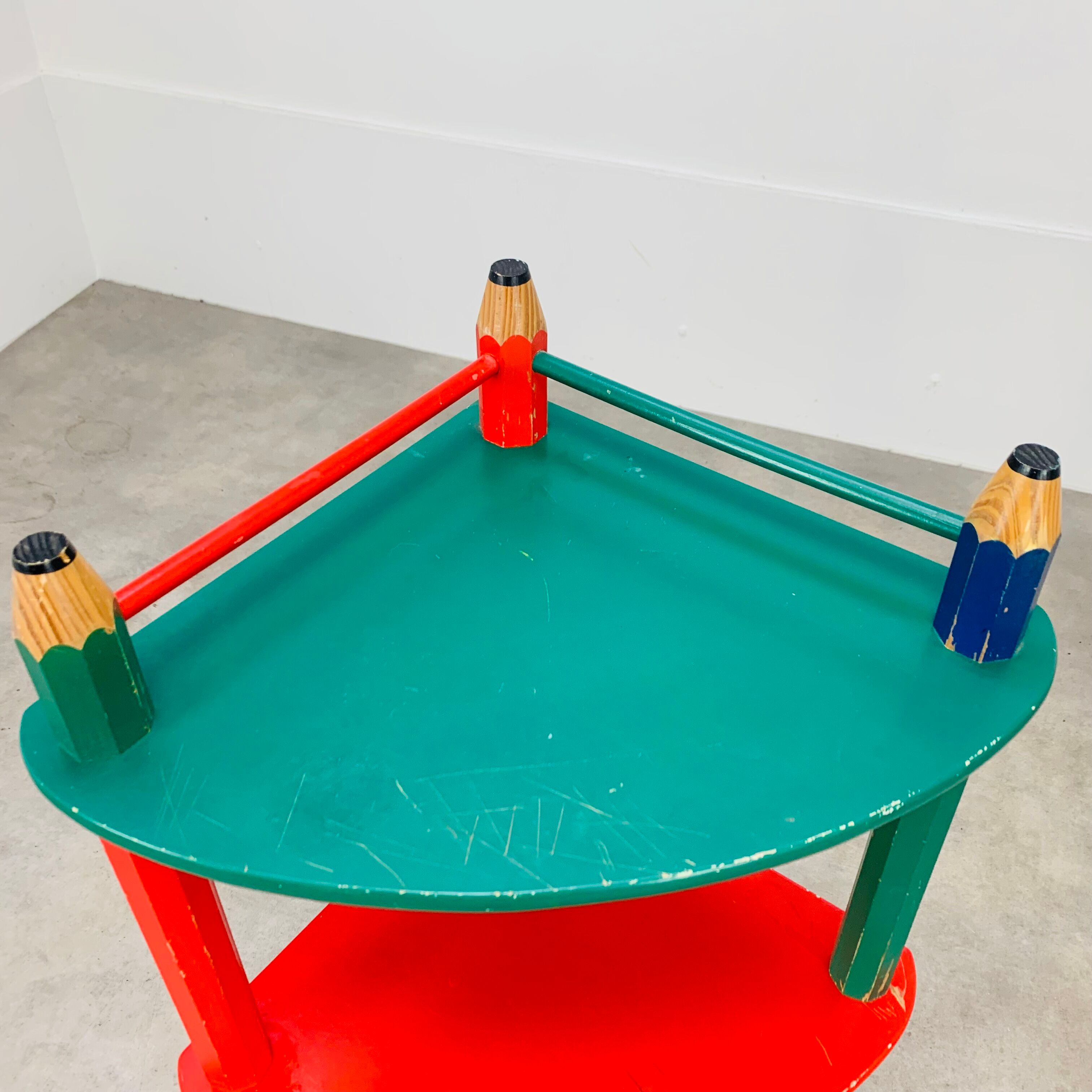 Corner shelf pencils Pierre Sala for children