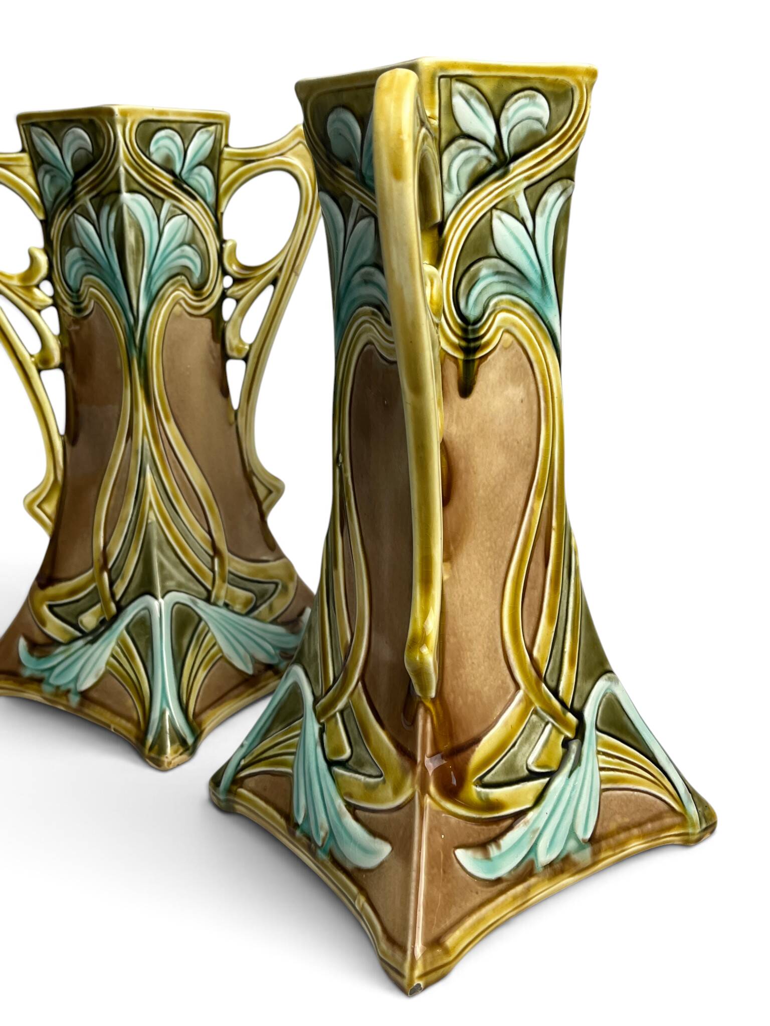 Art Nouveau, two barbotine vases from Onnaing around 1920.