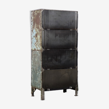 Armoire d’usine de métal industriel brut vintage vintage avec étagères, années 1950