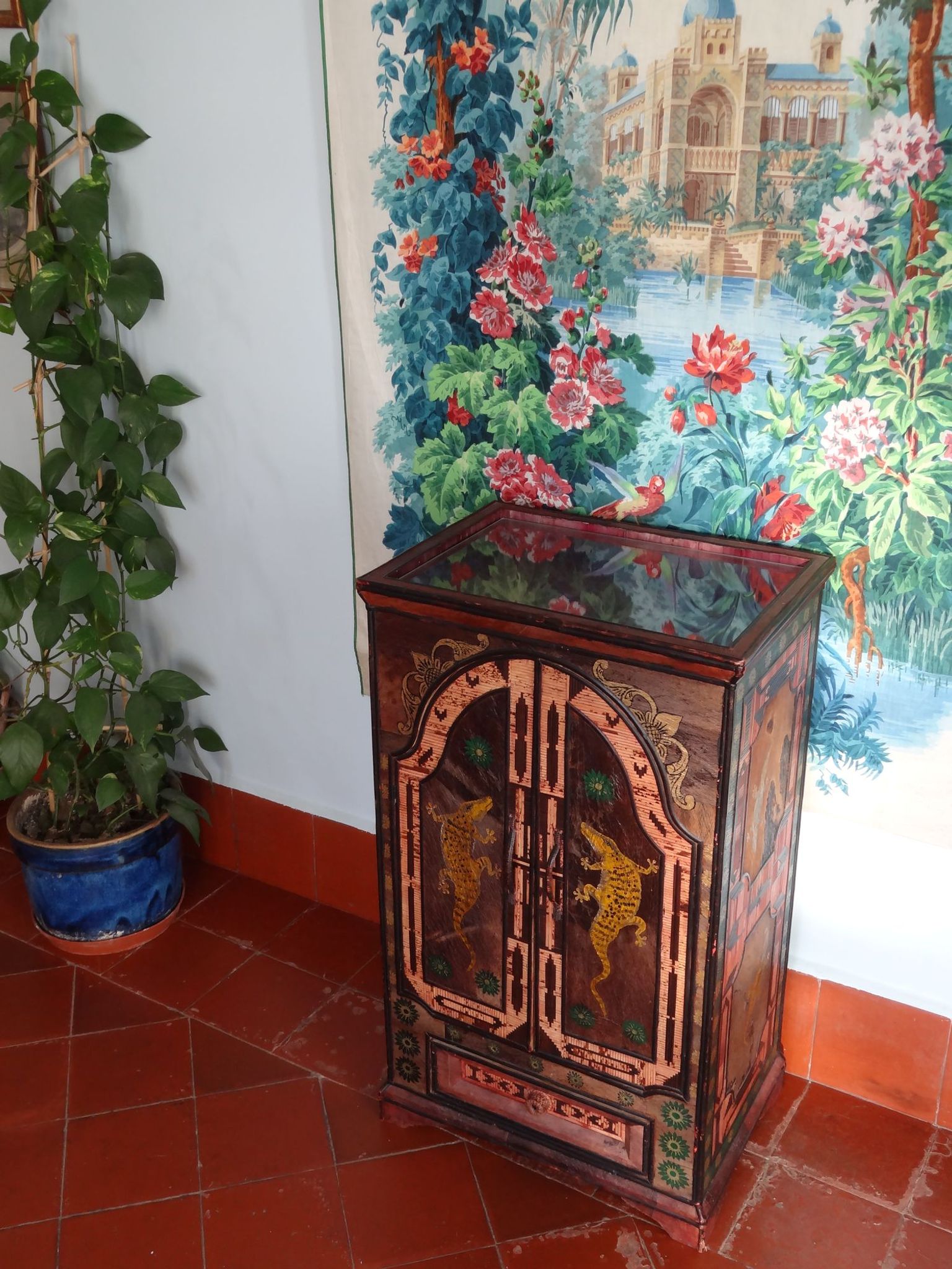 Bali furniture (sideboard) in polychromed banana leaves 54 x 91 x 38 cm