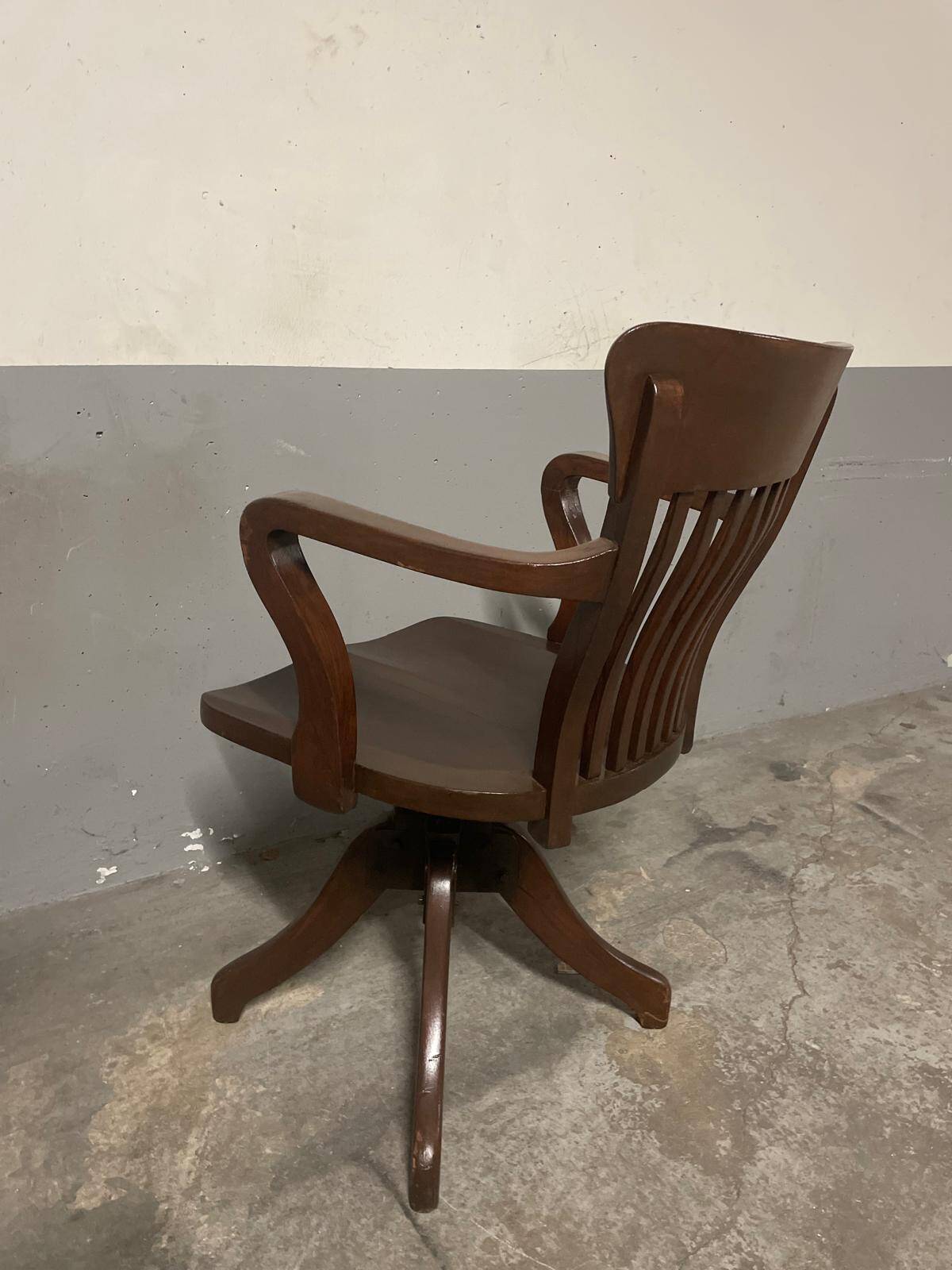 American swivel office chair