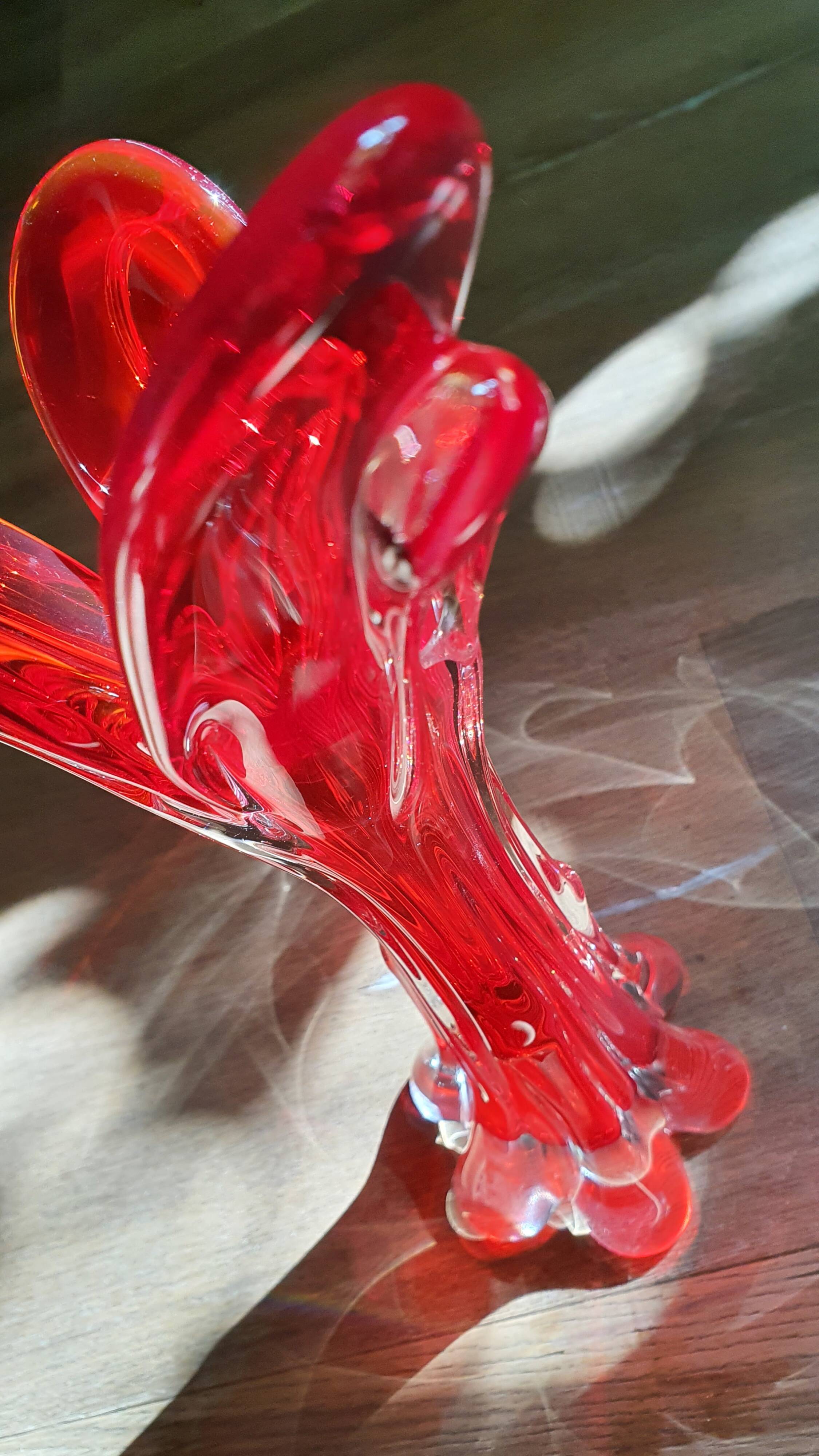 Trilobe vase in transparent Murano glass and vintage magenta