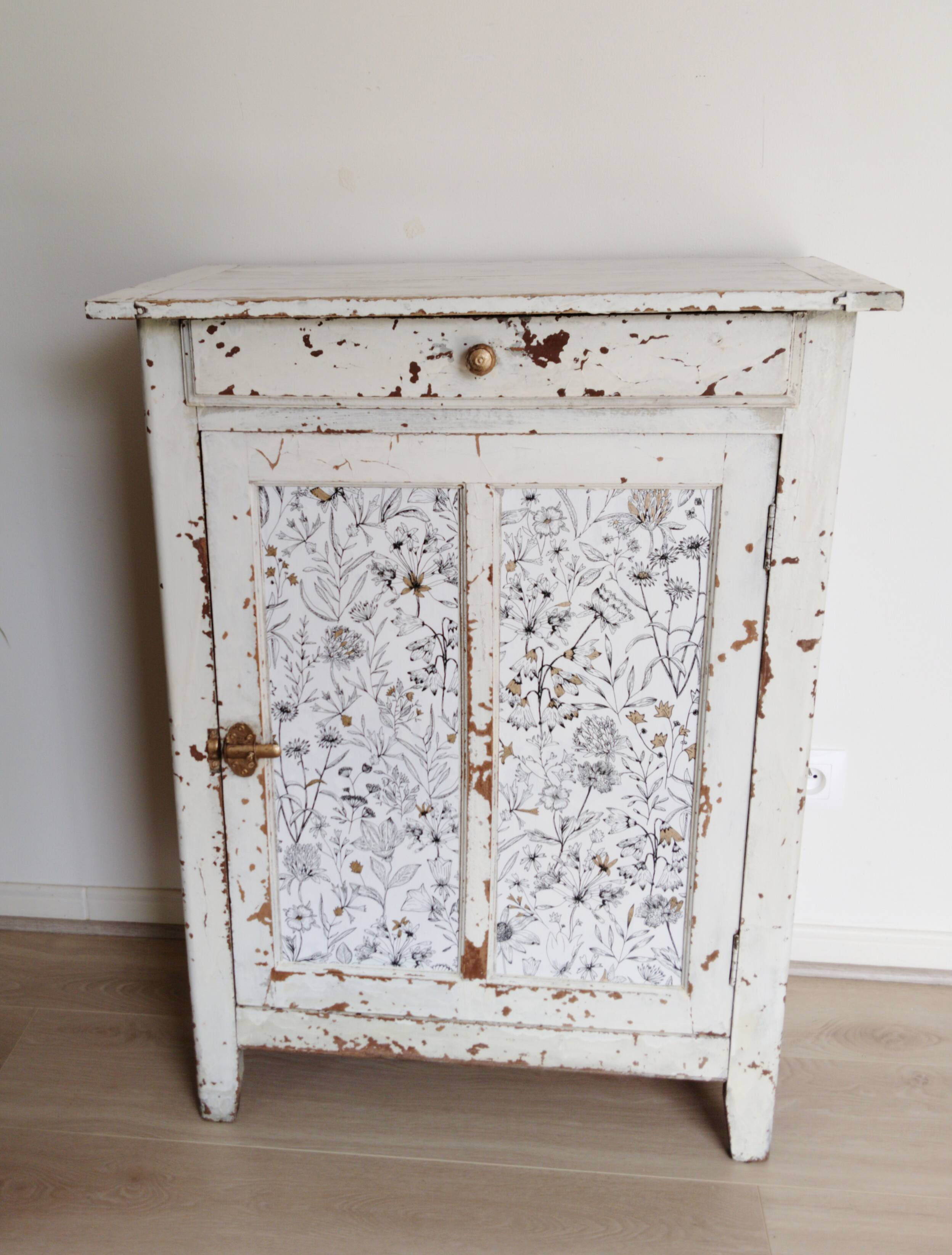 Buffet parisien en bois , vintage , buffet de cuisine, commode