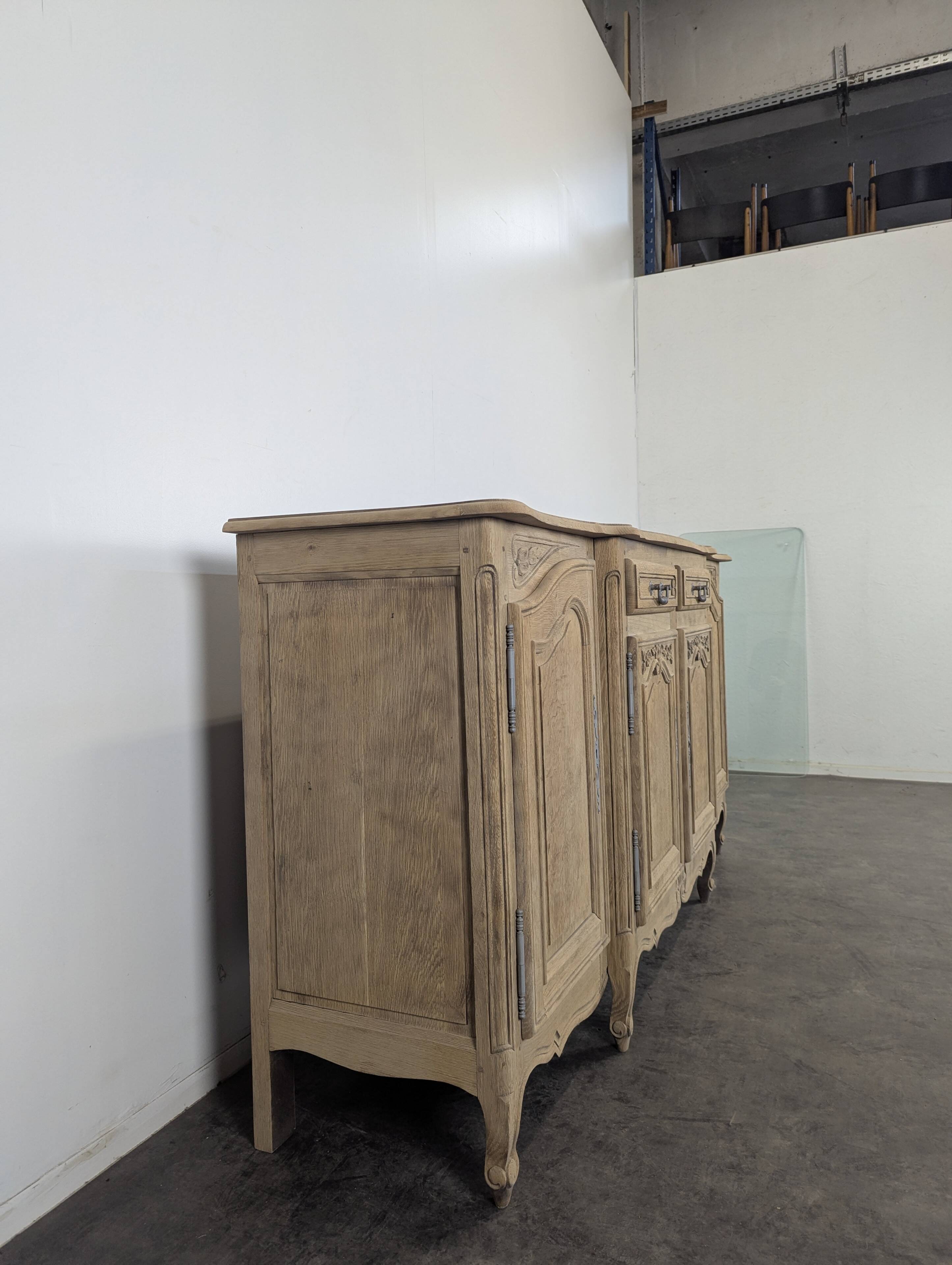 Striped oak buffet in Louis XV style