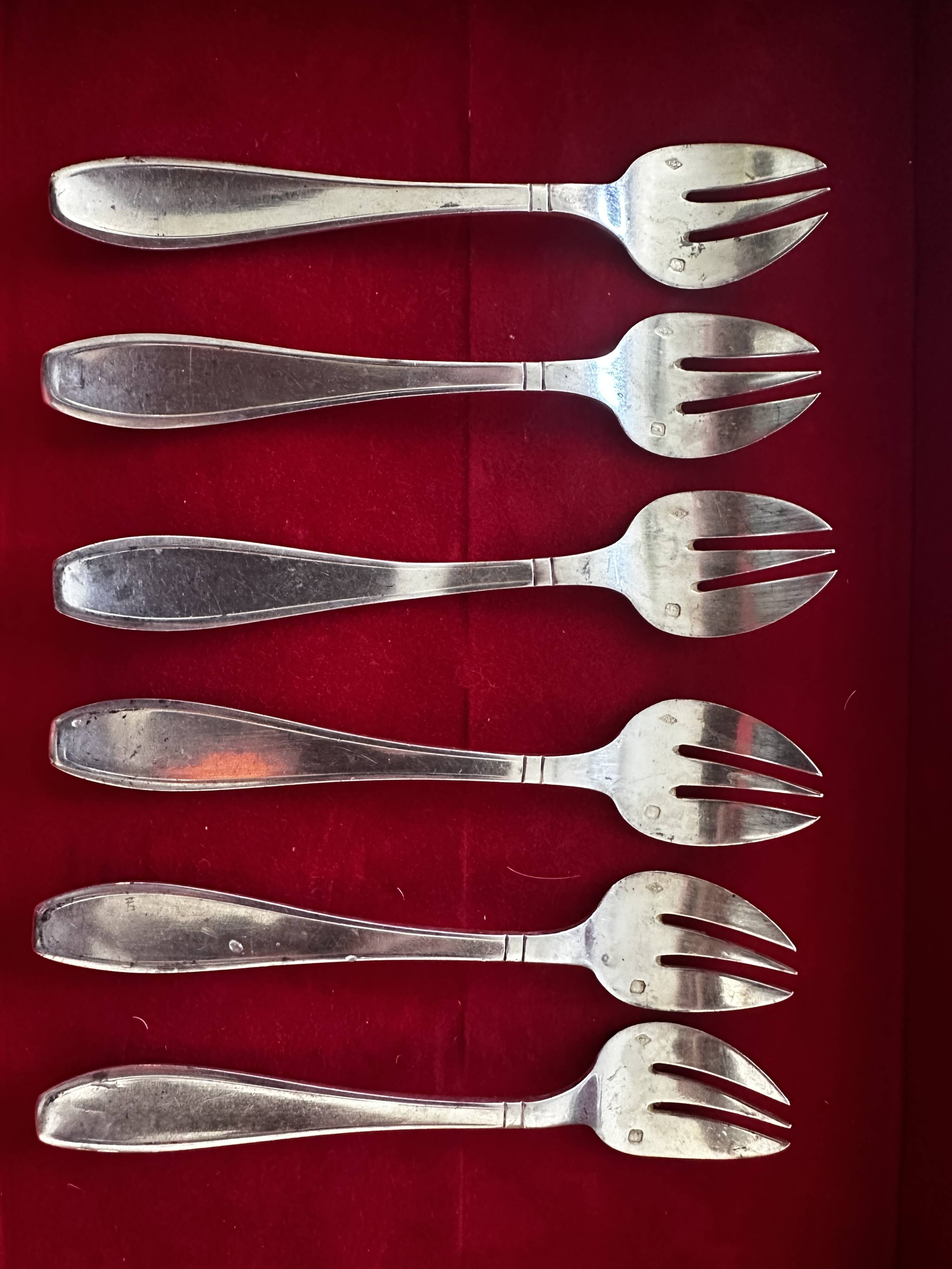 6 Oyster forks, Art Deco period 1930 - solid silver, initials YD