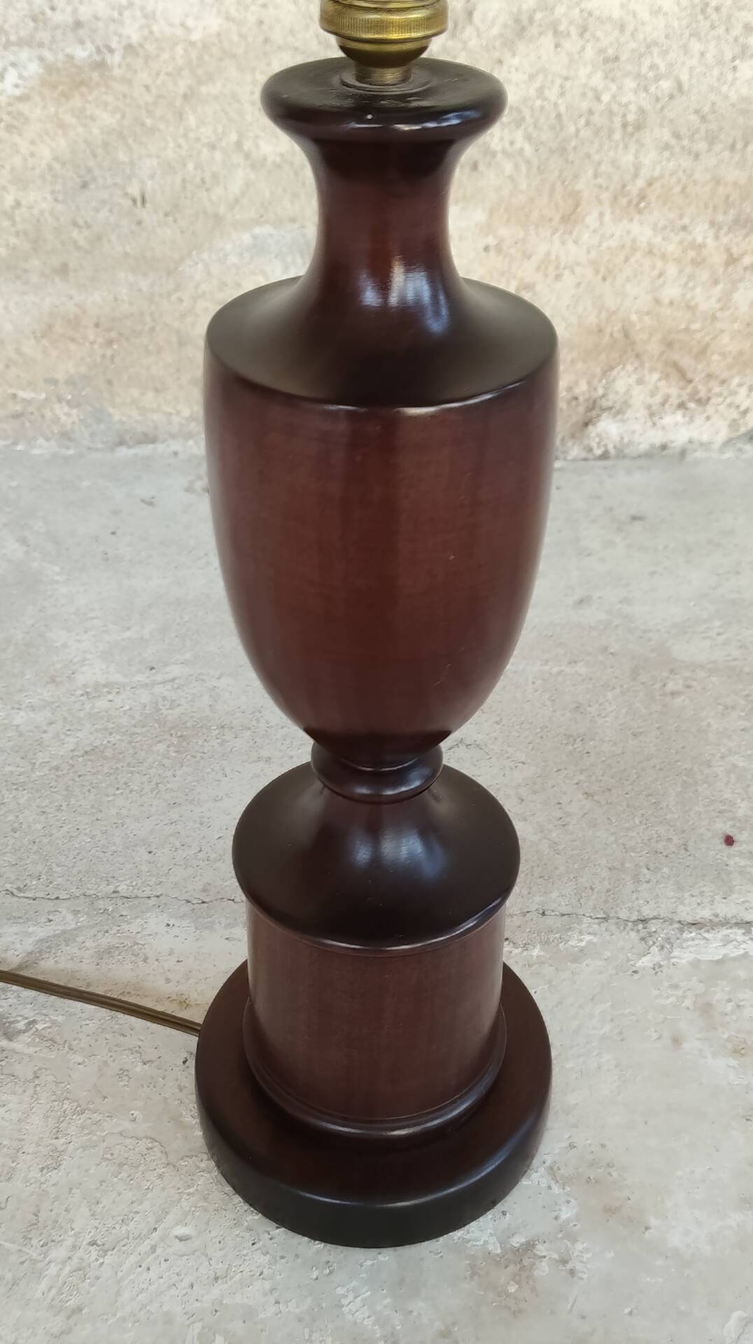 Table lamp base in turned solid wood (mahogany) - mid 20th century.