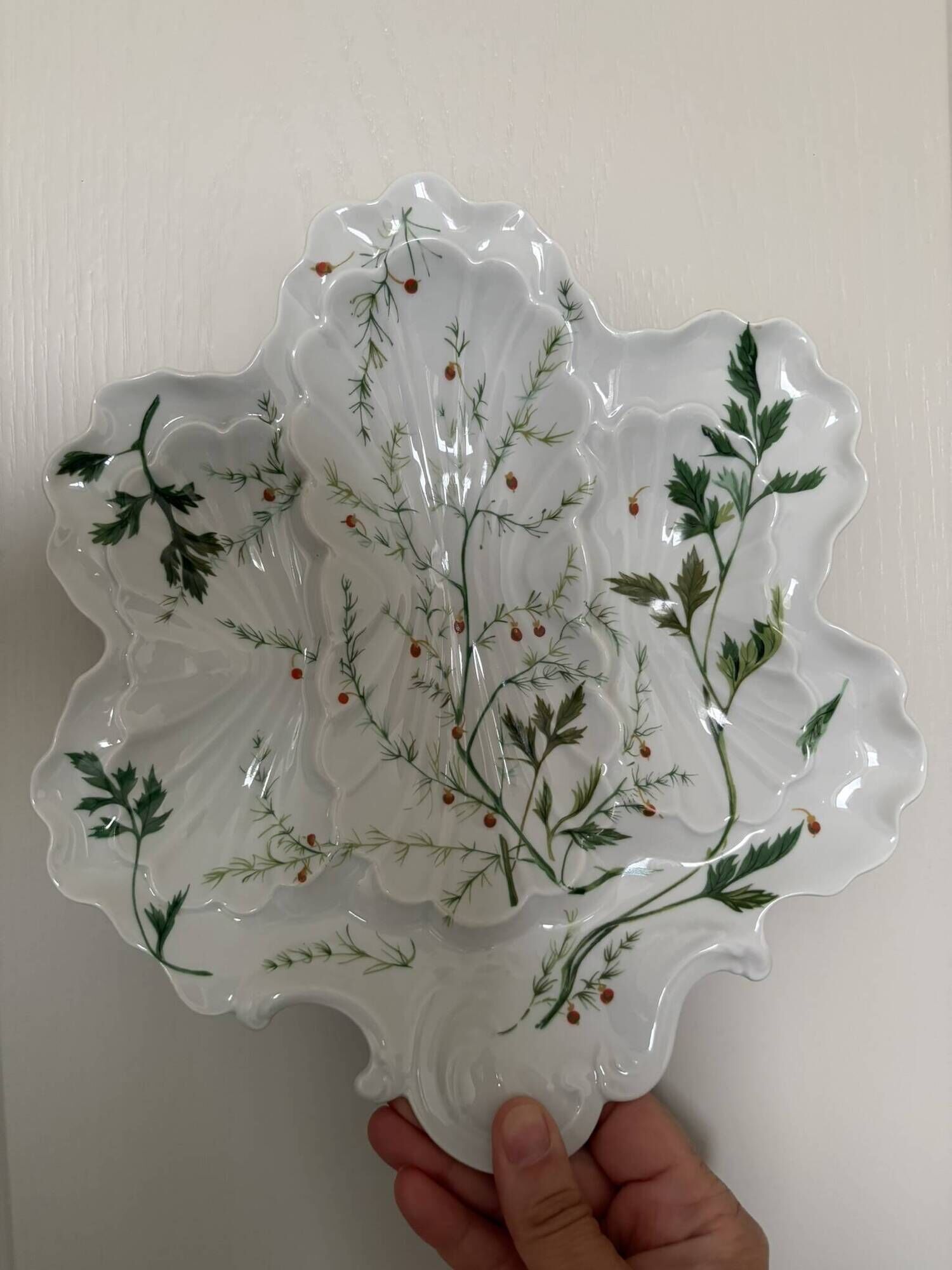 Limoges porcelain oyster plate BH, Art Nouveau botanical decoration.