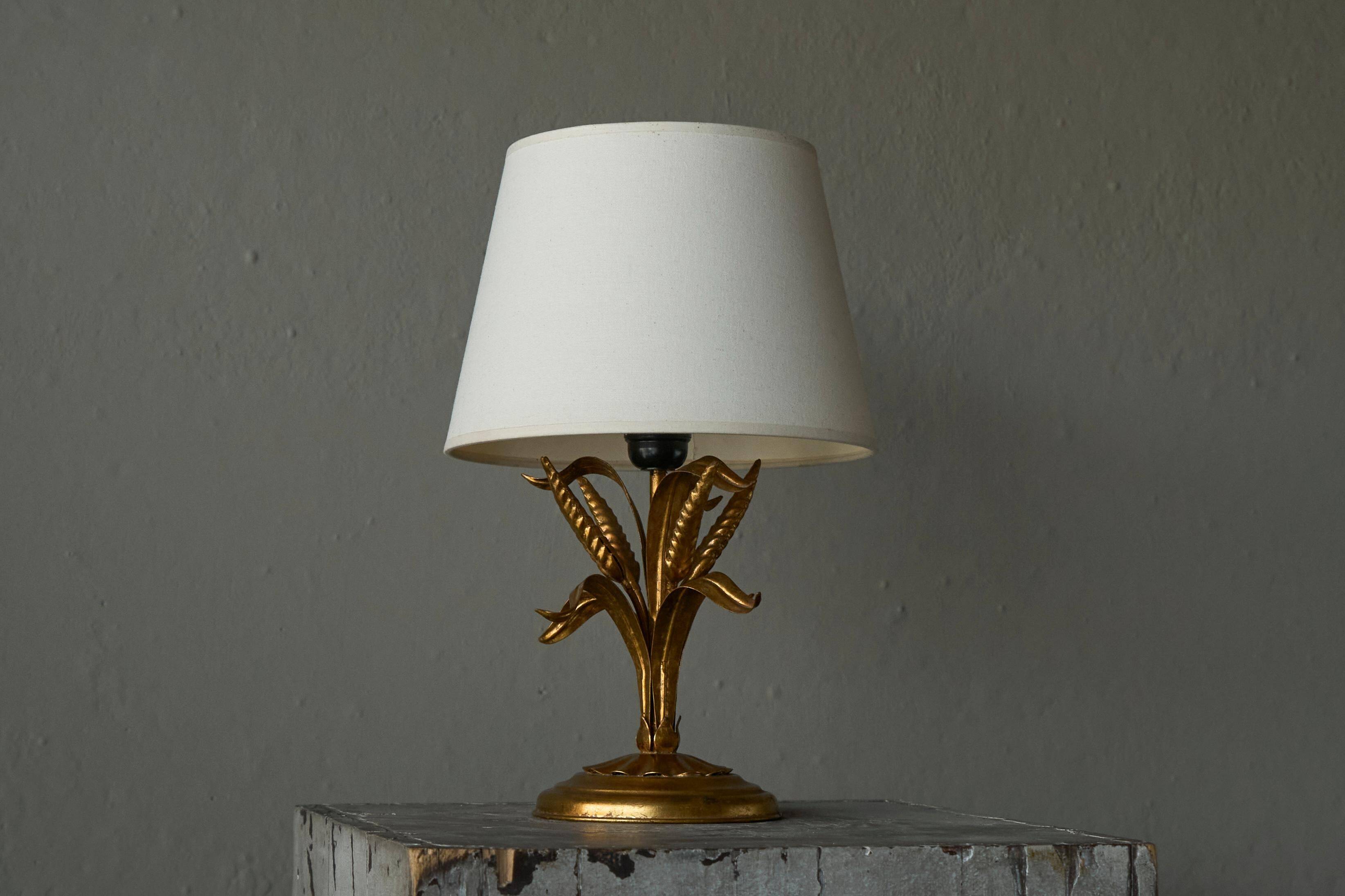 Gold metal table lamp with wheat pattern, mid-20th century.